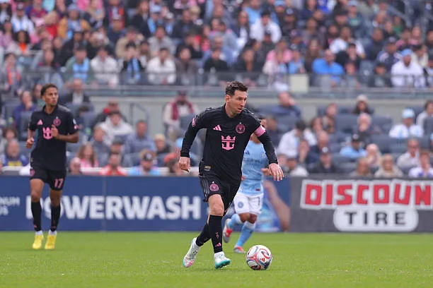 梅西目前效力於邁阿密國際足球俱樂部